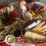 Будинок відпочинку Yna House *