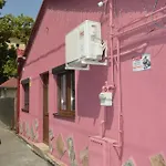 Yna House * Бухарест