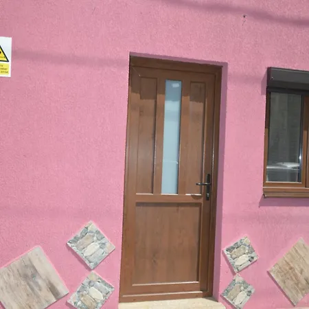 Yna House Nyaraló *